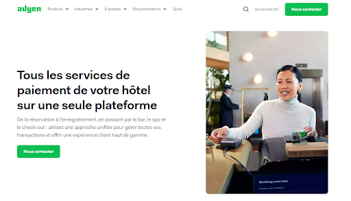 Personnalisation pour l'industrie hôtelière (image, titre et appel à l’action) (Adyen)